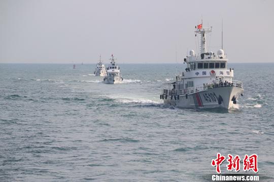 广西海警在北部湾海域组织开展实弹射击训练