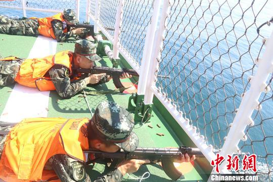 广西海警在北部湾海域组织开展实弹射击训练