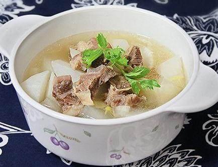 白萝卜炖牛腩