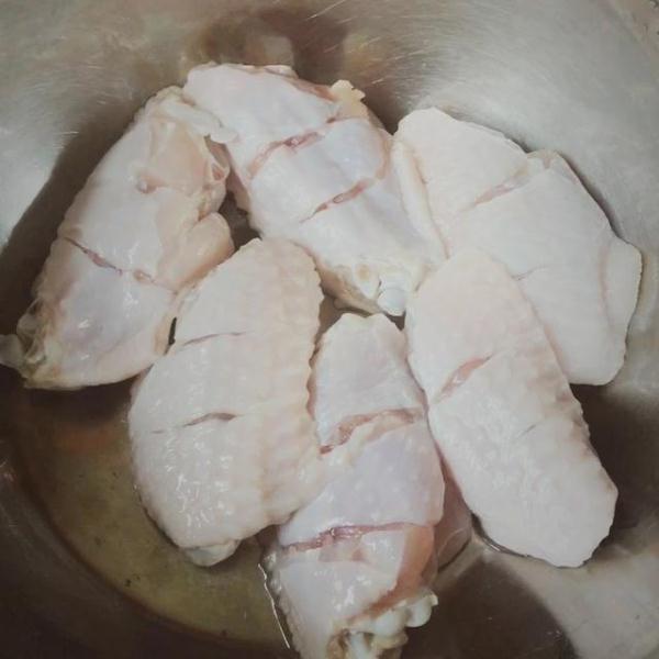 厨房菜奥尔良烤鸡翅,香辣味美,做法简单回味无穷 厨房菜奥尔良烤鸡翅,香辣味美,做法简单回味无穷