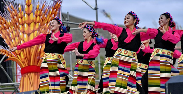 西藏舞蹈人物素材