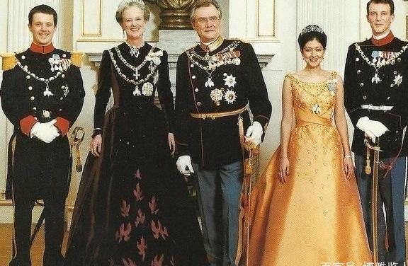 高颜值的丹麦王子走T台，他的妈妈是欧洲王室第一个亚裔王妃