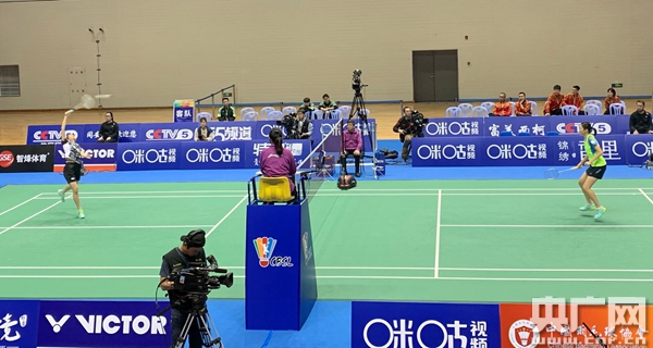 厦门特房队获2018-2019羽超常规赛冠军