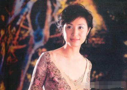 陳法蓉近照曝光，51歲卻美似18歲少女，網友：第二個趙雅芝