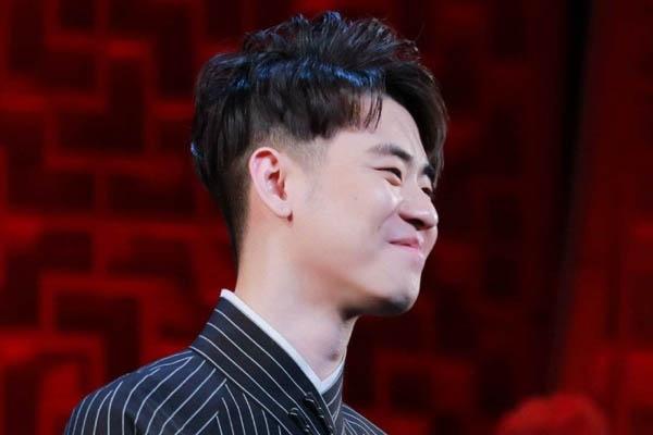 张云雷发文报平安,病房竟是标准间,墙角却堆