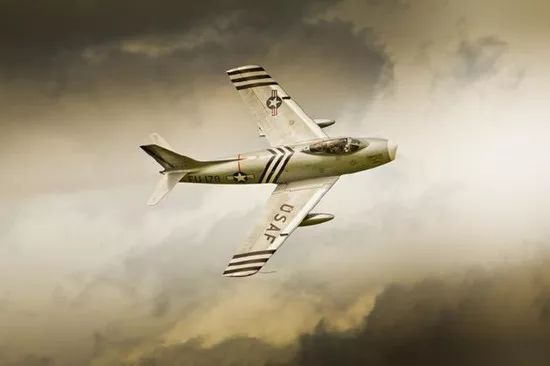 印巴今晨爆发空战,巴空军和JF17雷电战机突然