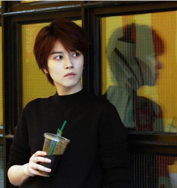 “小女花不弃”邢恩终于回归女装,造型难改,花费六、七个小时