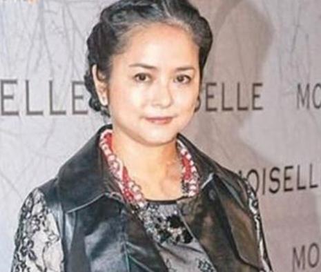曾被林志颖疯狂追求,22岁嫁豪门被抛弃,今46岁胖成大妈
