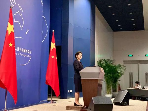 华春莹驳斥美涉港言论:不容许搞乱香港,趁早收回黑手!