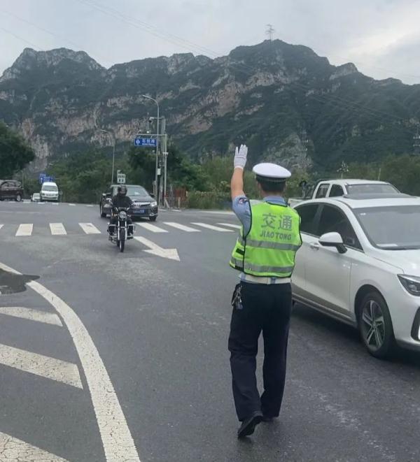 严查今天北京多地专项整治这类交通违法违规行为