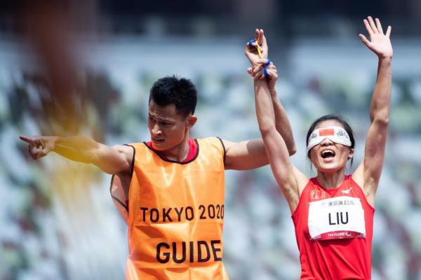 东京残奥会-女子400米t11级:刘翠青刷新残奥会纪录夺冠