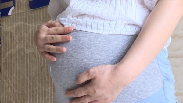 长沙一女子投诉怀孕8个月被迫离职,产假当天被指泄露公司机密,公司