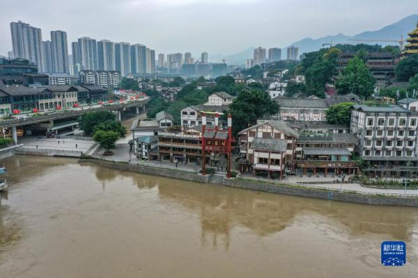 重庆嘉陵江迎来新一轮洪水过程