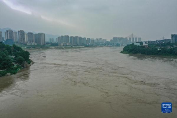 重庆嘉陵江迎来新一轮洪水过程