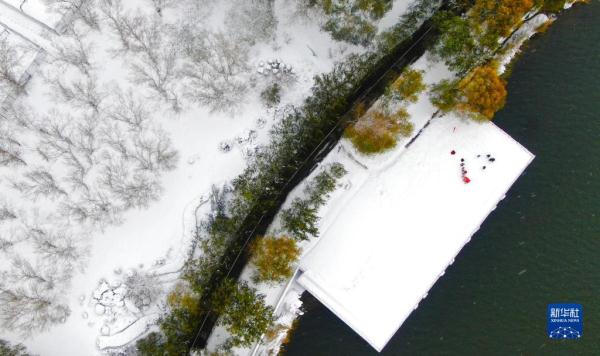 11月9日拍摄的沈阳市和平区沈水湾公园雪景(无人机照片).