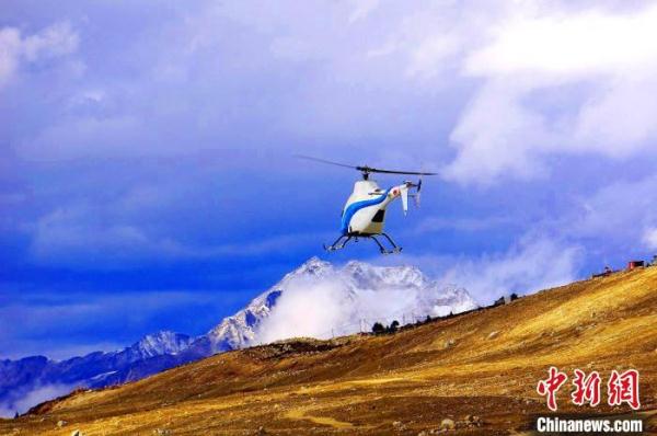 据了解,"没羽箭"无人直升机挑战海拔4238米的甘孜州康定高高原机场