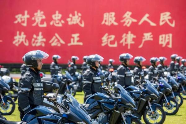 人民警察节日快乐