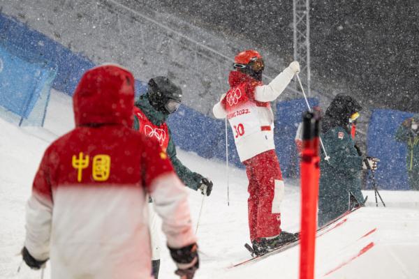 北京冬奥会自由式滑雪雪上技巧在云顶开练