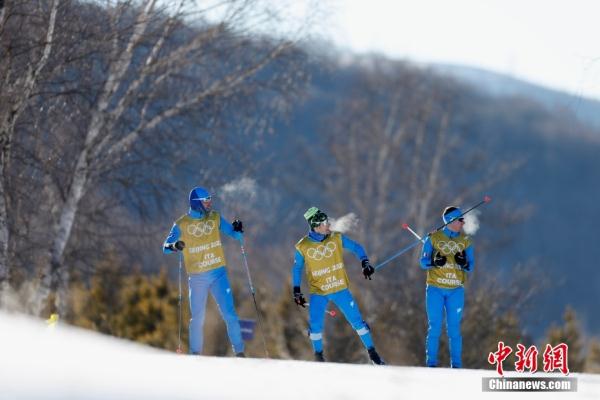 北京冬奥会张家口赛区雪上项目运动员进行赛前训练