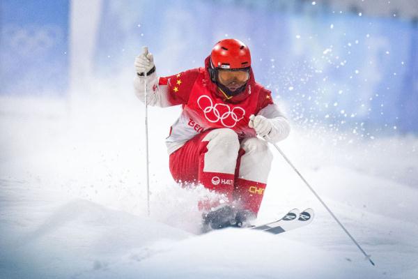 北京冬奥会自由式滑雪中国男子雪上技巧冬奥第一人站上赛场就是突破