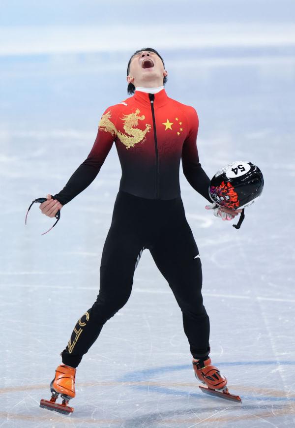 北京冬奥会中国选手包揽短道速滑男子1000米冠亚军
