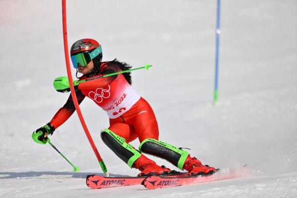 北京冬奥会中国选手亮相高山滑雪女子回转比赛