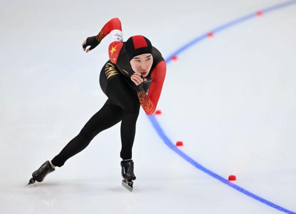 北京冬奥会速度滑冰劳模韩梅拼好每一场比赛