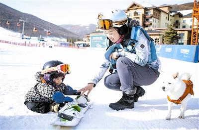 冬奥会开幕式短片中小宝宝和小狗驰骋雪场的场景火遍全网一岁天津娃萌