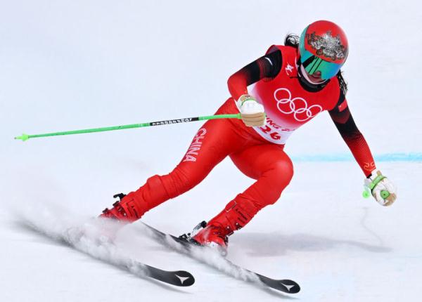 北京冬奥会高山滑雪孔凡影女子滑降创历史苏特力压卫冕冠军夺冠