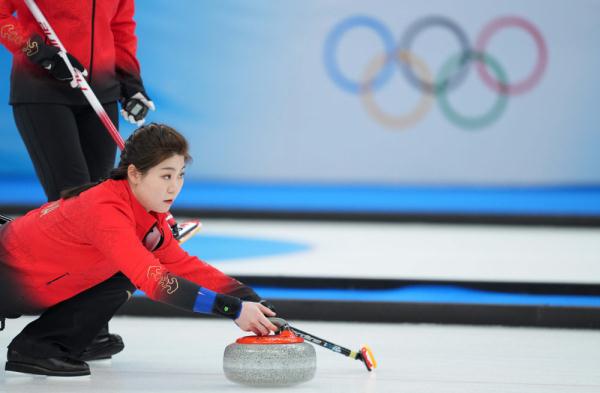 北京冬奥会冰壶综合中国女子冰壶队不敌日本队瑞典男队锁定四强