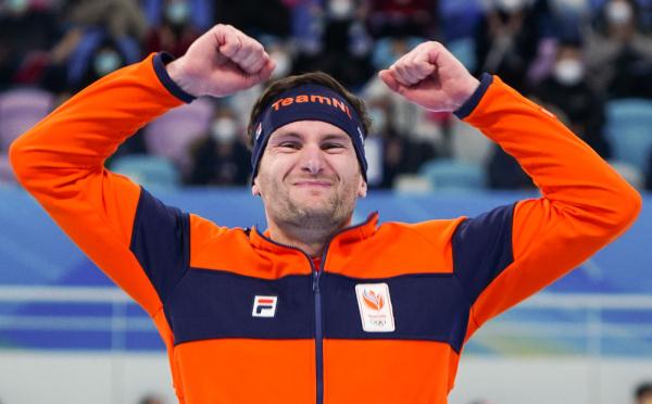北京冬奥会荷兰选手托马斯克罗尔夺得速度滑冰男子1000米冠军