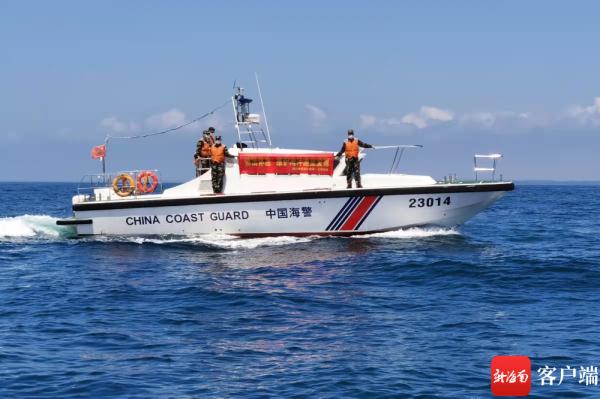 南海海域进入休渔期海南海警局开展2022年海洋伏季休渔宣传