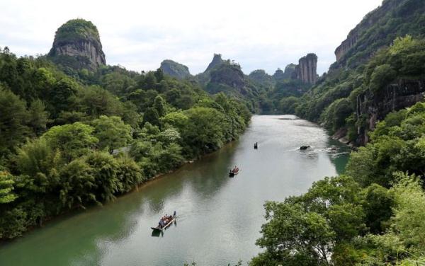 福建武夷山国家公园的第一个中国旅游日