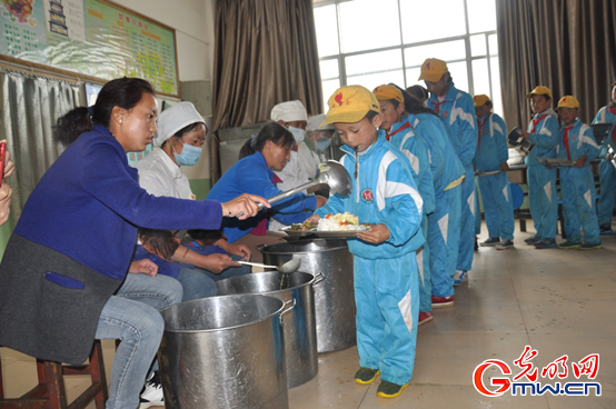 拉萨山区小学使用藏英汉三语教学