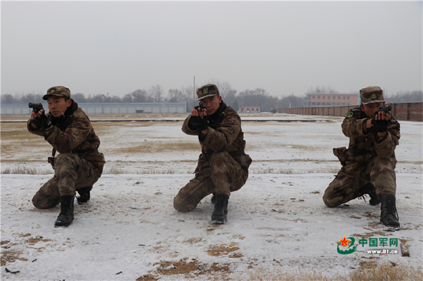 河源男子冒充军人骗财骗色