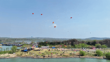 消费市场供需旺 文旅融合春潮涌——2025年清明假期经济观察
