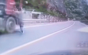 3911845378769402005.gif