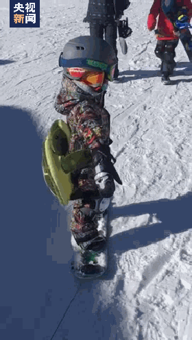 小蜗牛火了，这个动作又萌又飒！