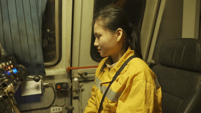 又美又飒！24岁铁路大机女司机已就位！