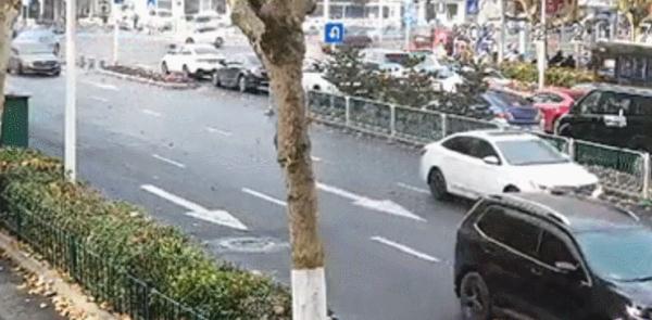 一杯咖啡，让他损失万元以上！