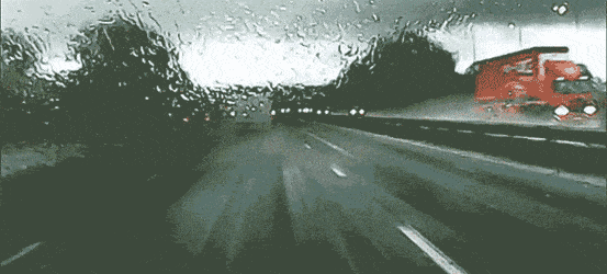 雨天开车看不清后视镜？试试这几招！