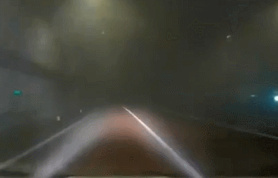 隧道突发火情,小车一个举动更危险! 隧道突发火情,小车一个举动更危险!