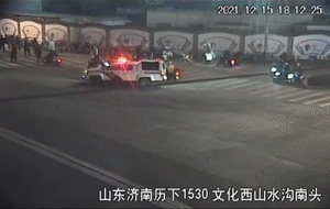 为了这颗救命药，交警在晚高峰上演“飙车”