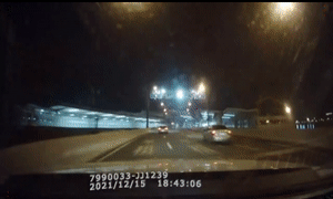 为了这颗救命药，交警在晚高峰上演“飙车”