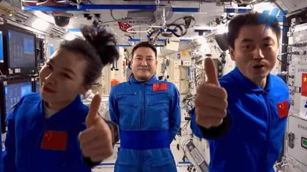 航天员“变胖”了,是因为“太空伙食”太好了吗?他们会在天上洗衣服吗? 航天员“变胖”了,是因为“太空伙食”太好了吗?他们会在天上洗衣服吗?