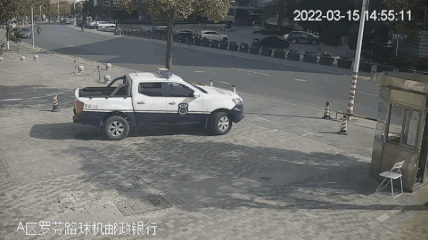 走失幼童被民警带回派出所后竟不想回家....