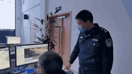 走失幼童被民警带回派出所后竟不想回家....