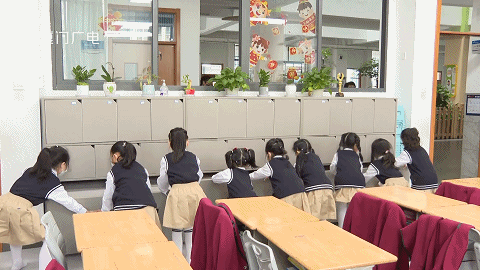 厦门一学校购置“午睡神器”，网友：@学校，求安排！