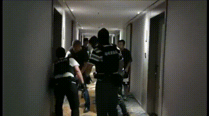 老人碰瓷嫌1000元赔偿少，自己报警讨公道反被抓