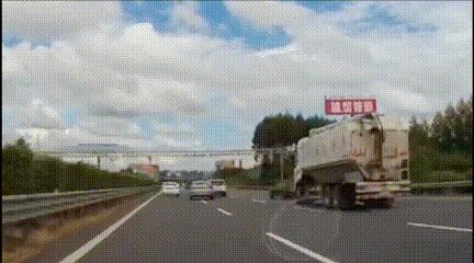 老人碰瓷嫌1000元赔偿少，自己报警讨公道反被抓